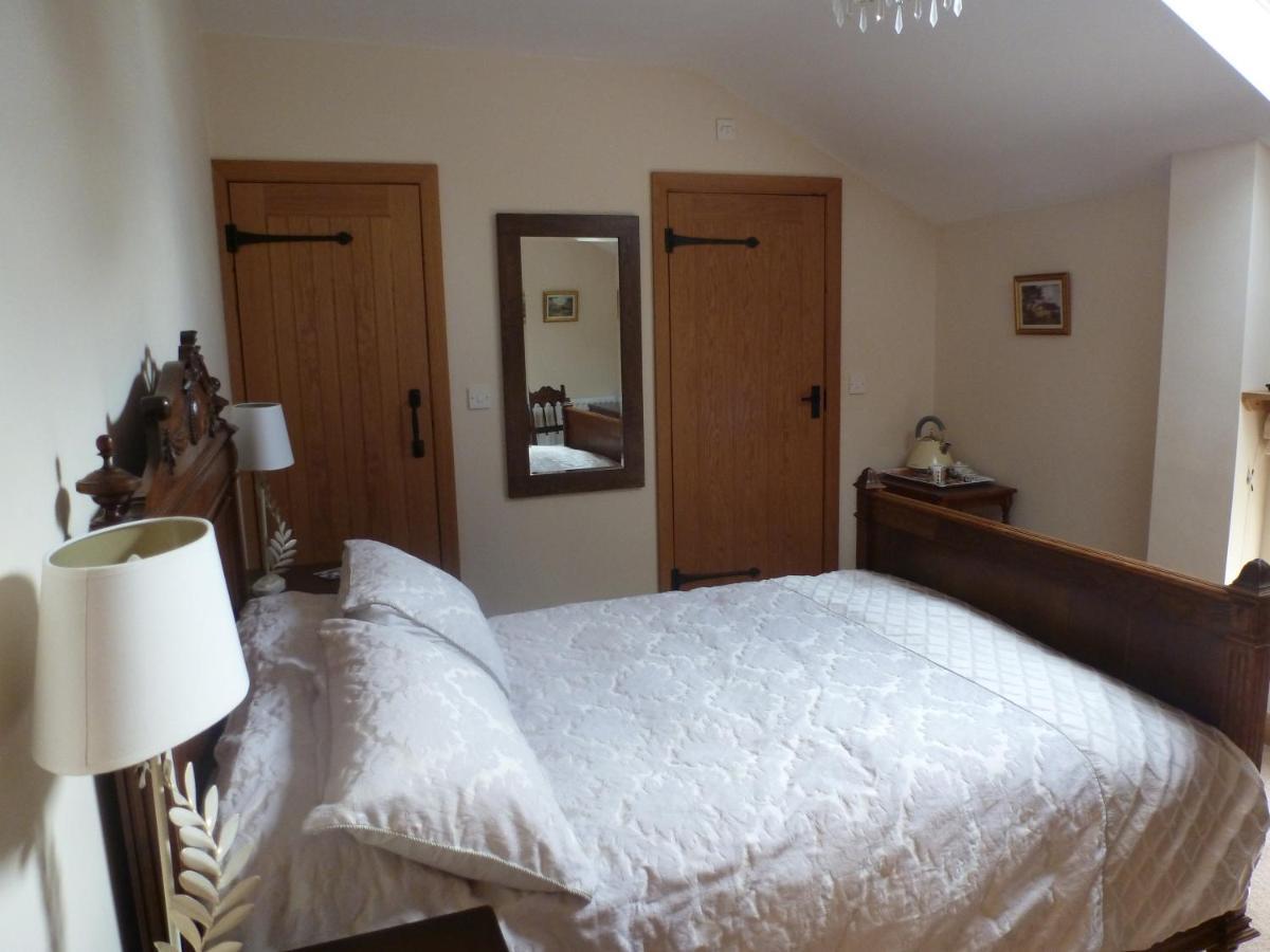 Mile House Barn Bed & Breakfast Нантвич Экстерьер фото