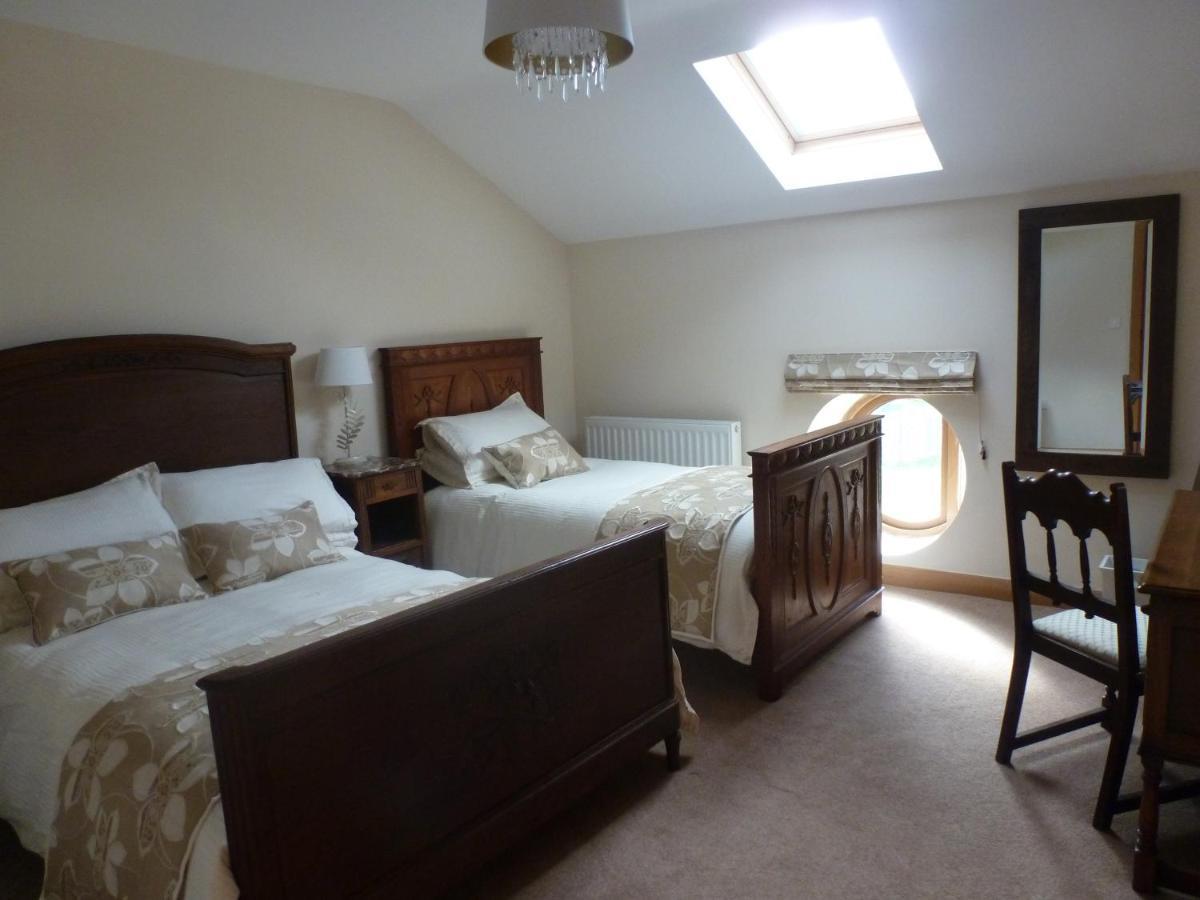 Mile House Barn Bed & Breakfast Нантвич Экстерьер фото